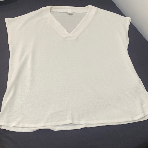 Avenue - White V Neck Top - Size 18/20 - Picture 4 of 4